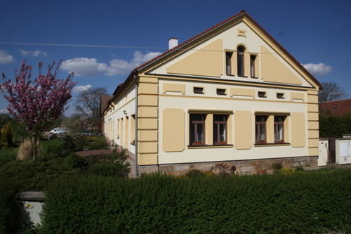 Pension Smetanuv Statek Hradec Kralove Bagian luar foto